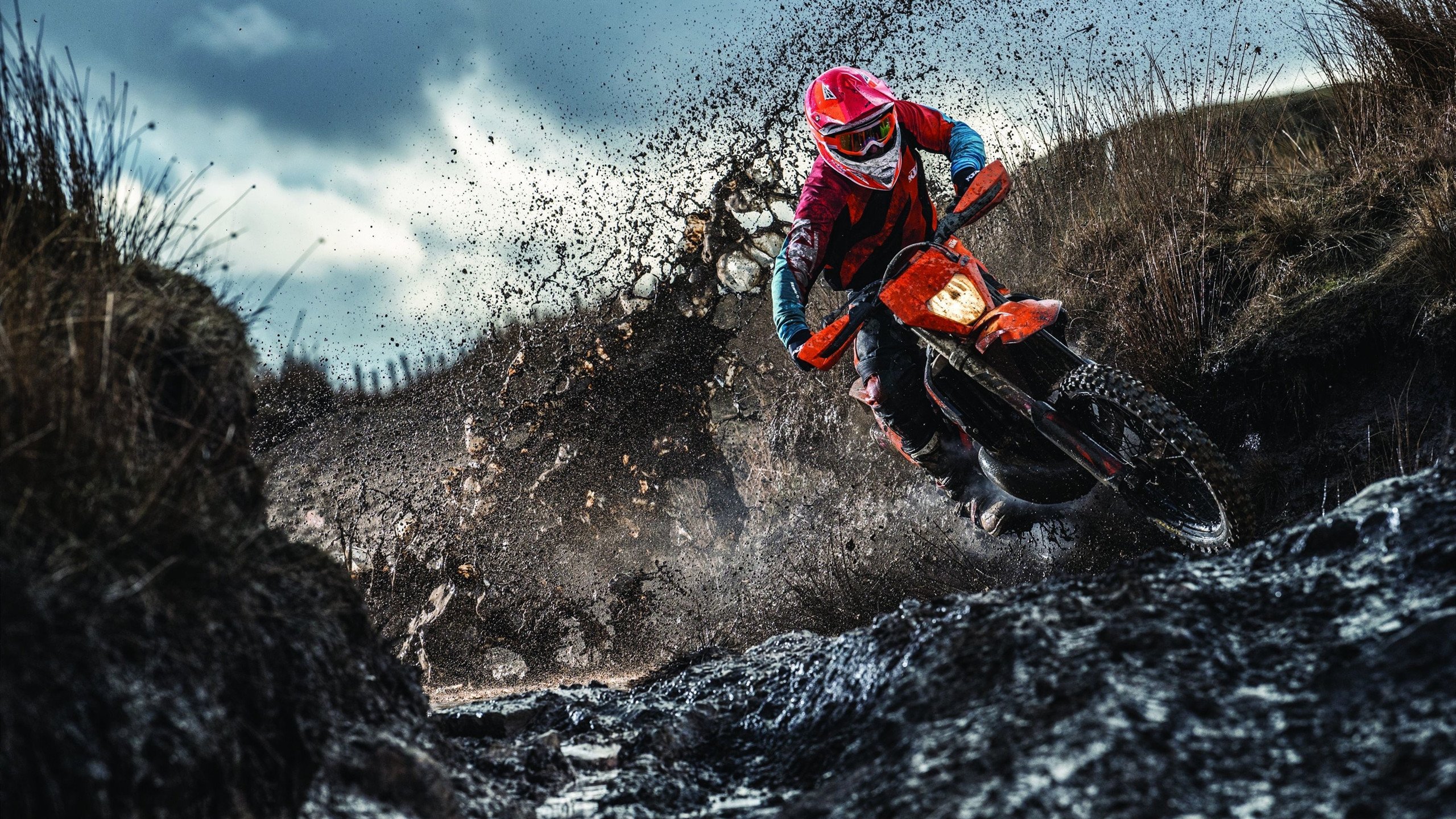 摩托车大奖赛:速度与激情的完美结合,摩托车比赛视频 震撼全场跑车